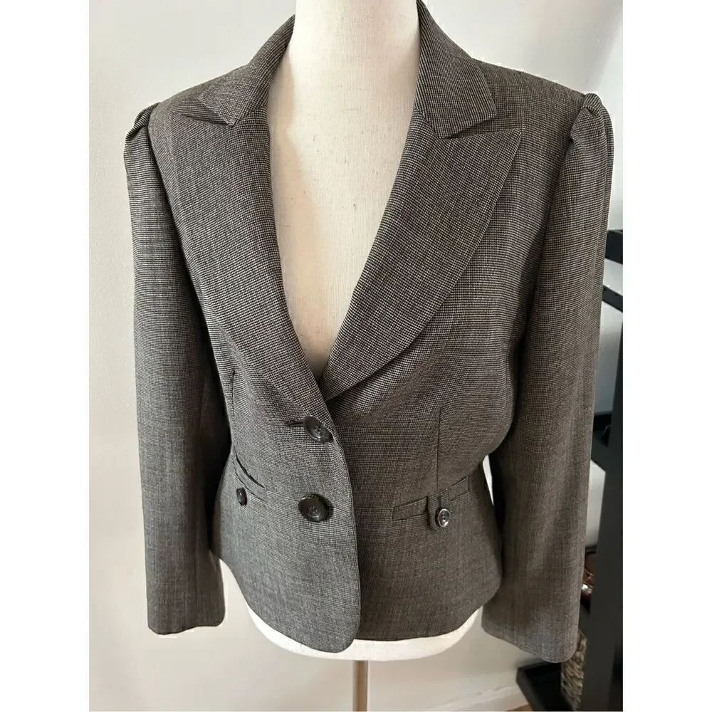 Tahari brown blazer size 6P